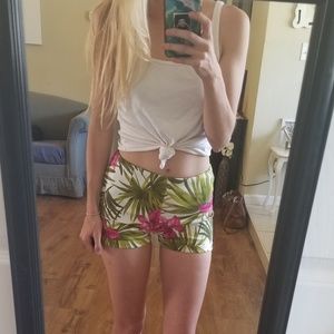 🌴HP 6/17 Brandy Melville Tropical Print Shorts